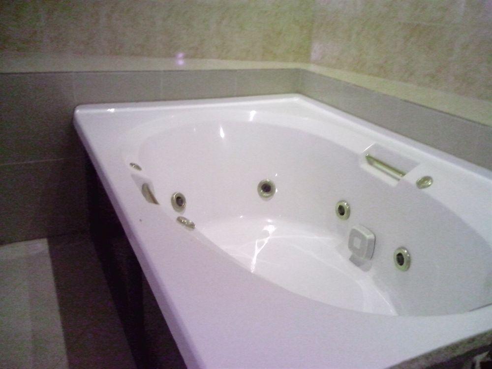 אנגלס Red Tulip Hotel מראה חיצוני תמונה